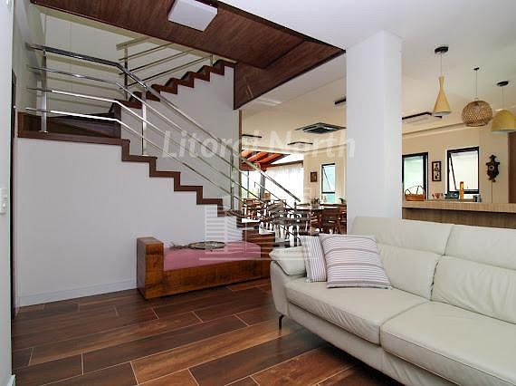 Casa à venda com 3 quartos, 3 suítes, 4 vagas e 360m² no Ressacada, Itajaí (SC) — foto 11 de 22