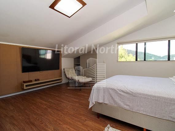 Casa à venda com 3 quartos, 3 suítes, 4 vagas e 360m² no Ressacada, Itajaí (SC) — foto 13 de 22