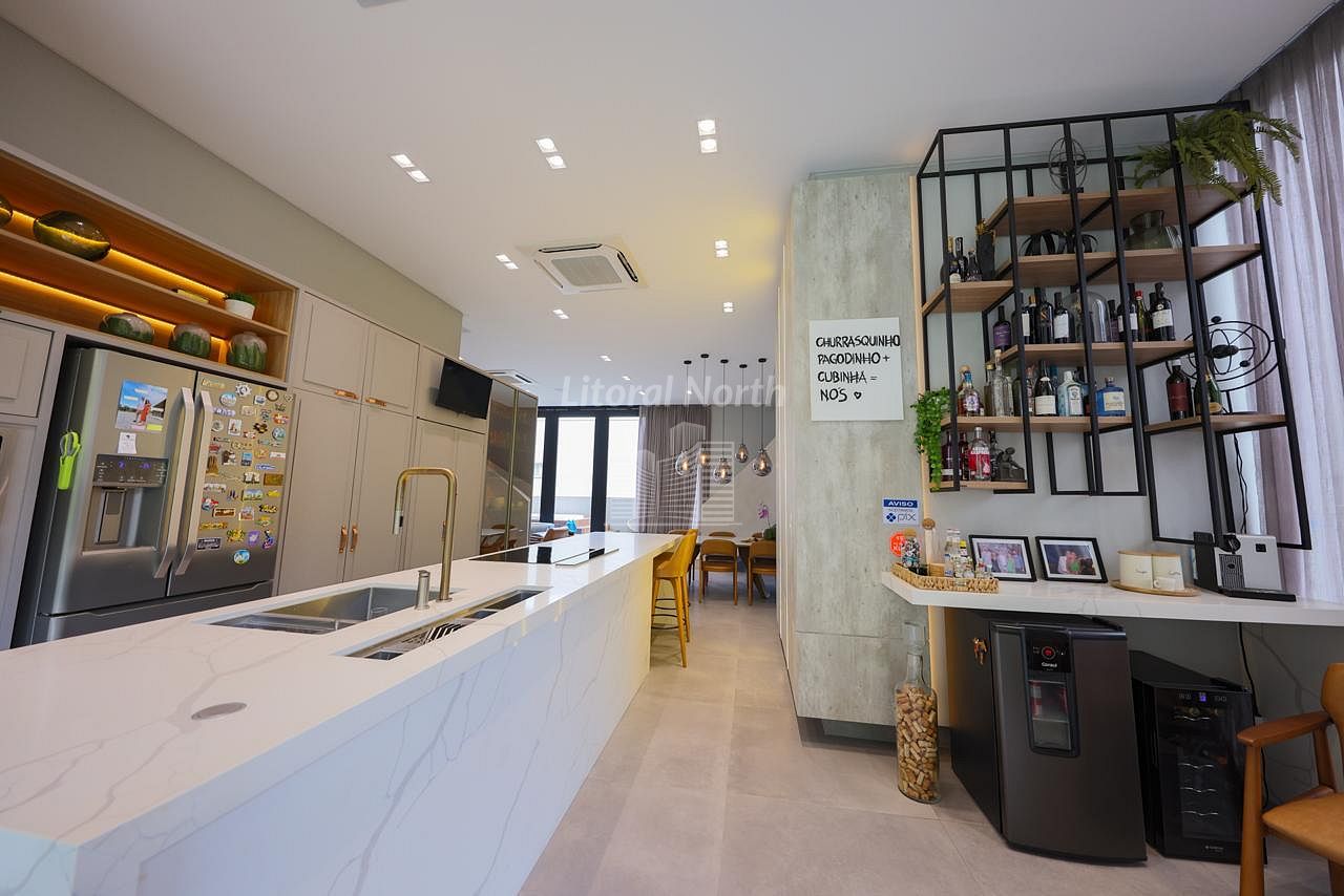 Casa à venda com 4 quartos, 4 suítes, 4 vagas e 380m² no Centro, Balneário Camboriú (SC) — foto 8 de 23