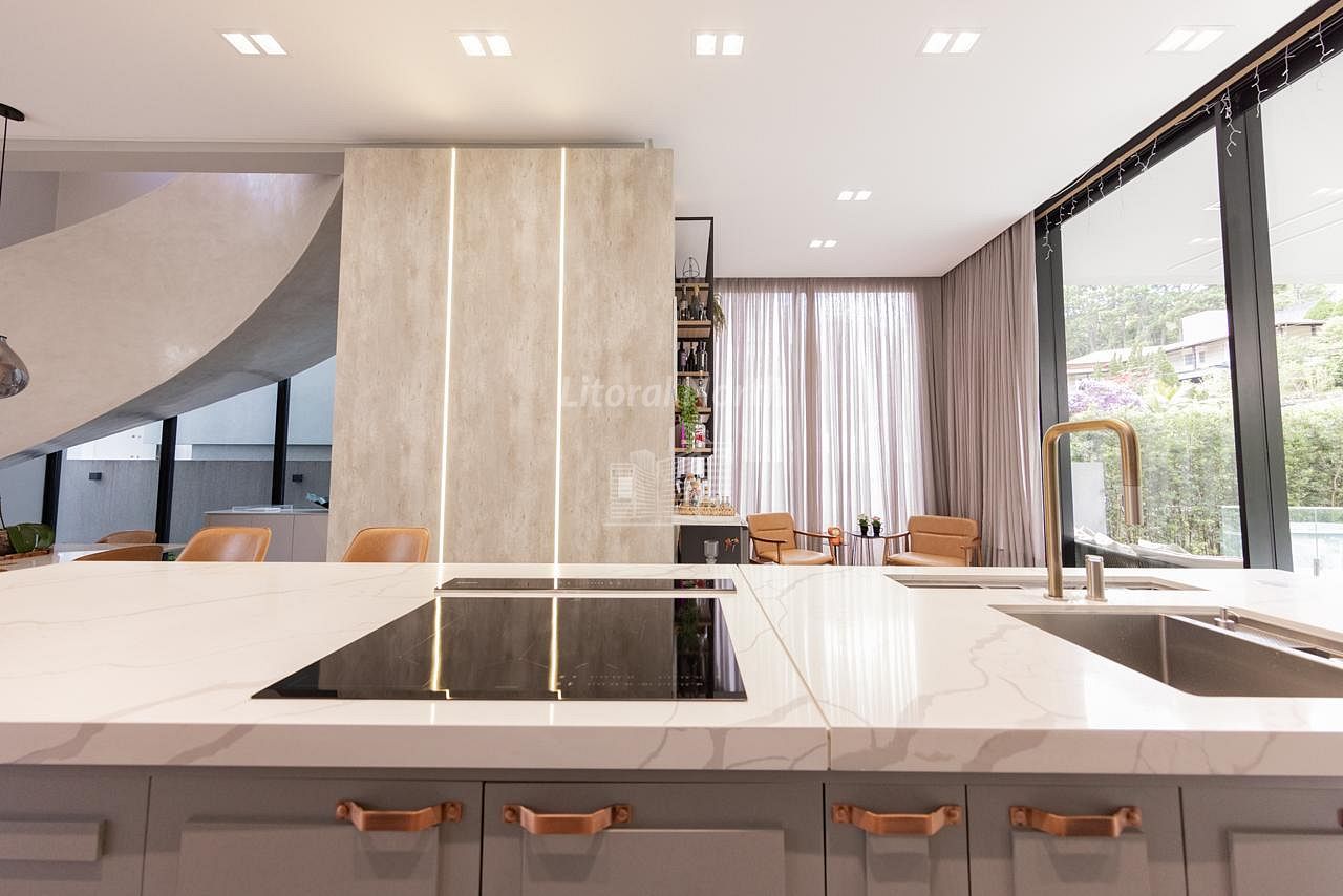Casa à venda com 4 quartos, 4 suítes, 4 vagas e 380m² no Centro, Balneário Camboriú (SC) — foto 23 de 23