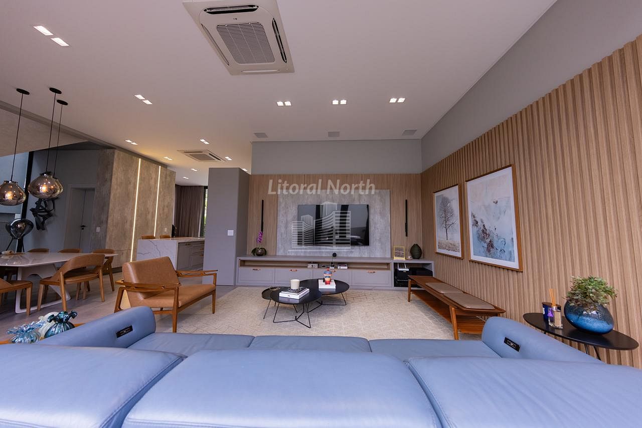Casa à venda com 4 quartos, 4 suítes, 4 vagas e 380m² no Centro, Balneário Camboriú (SC) — foto 4 de 23