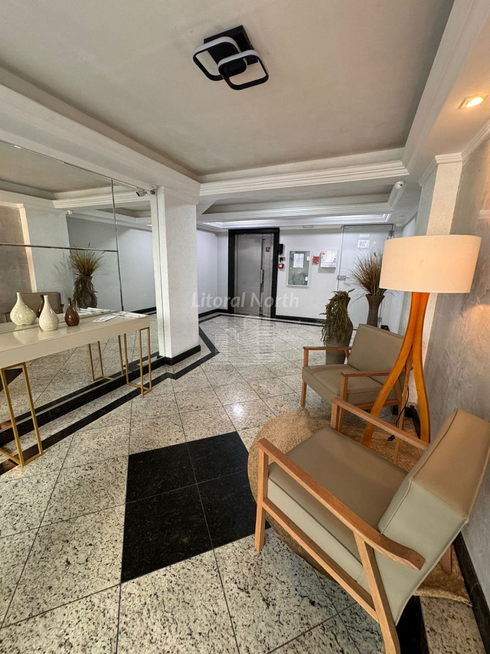 Apartamento à venda com 2 quartos, 1 banheiro, 1 vaga e 89m² no Centro, Balneário Camboriú (SC) — foto 3 de 8