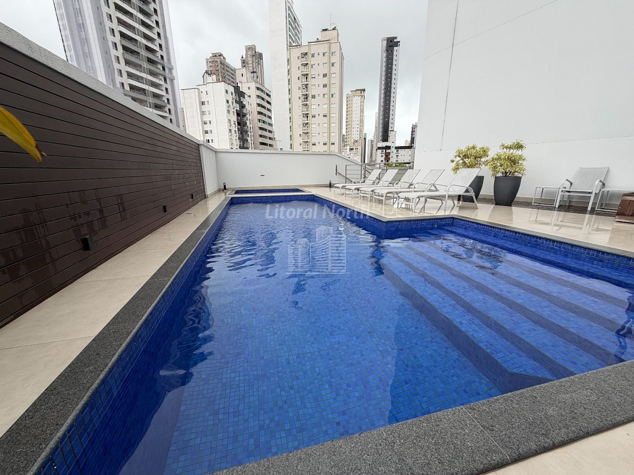 Apartamento à venda com 3 quartos, 1 suíte, 4 vagas e 134m² no Centro, Balneário Camboriú (SC) — foto 27 de 29