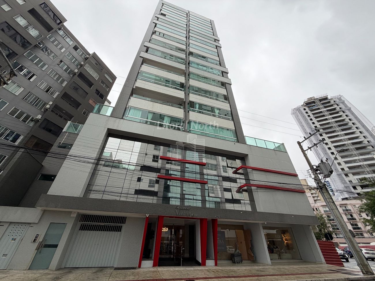 Apartamento à venda com 3 quartos, 1 suíte, 4 vagas e 134m² no Centro, Balneário Camboriú (SC) — foto 2 de 29