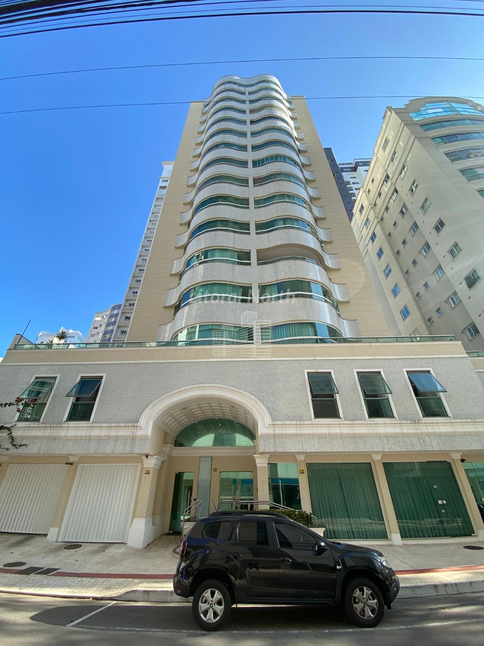 Apartamento à venda com 3 quartos, 1 suíte, 1 vaga e 98m² no Pioneiros, Balneário Camboriú (SC) — foto 2 de 4