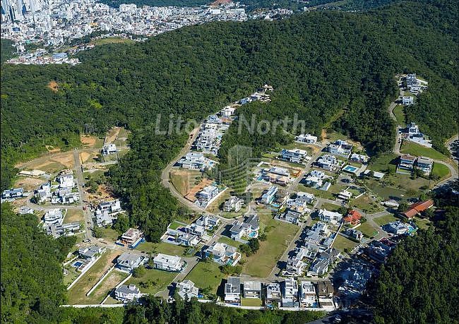 Casa à venda com 4 quartos, 4 suítes, 4 vagas e 375m² no Ariribá, Balneário Camboriú (SC) — foto 2 de 30