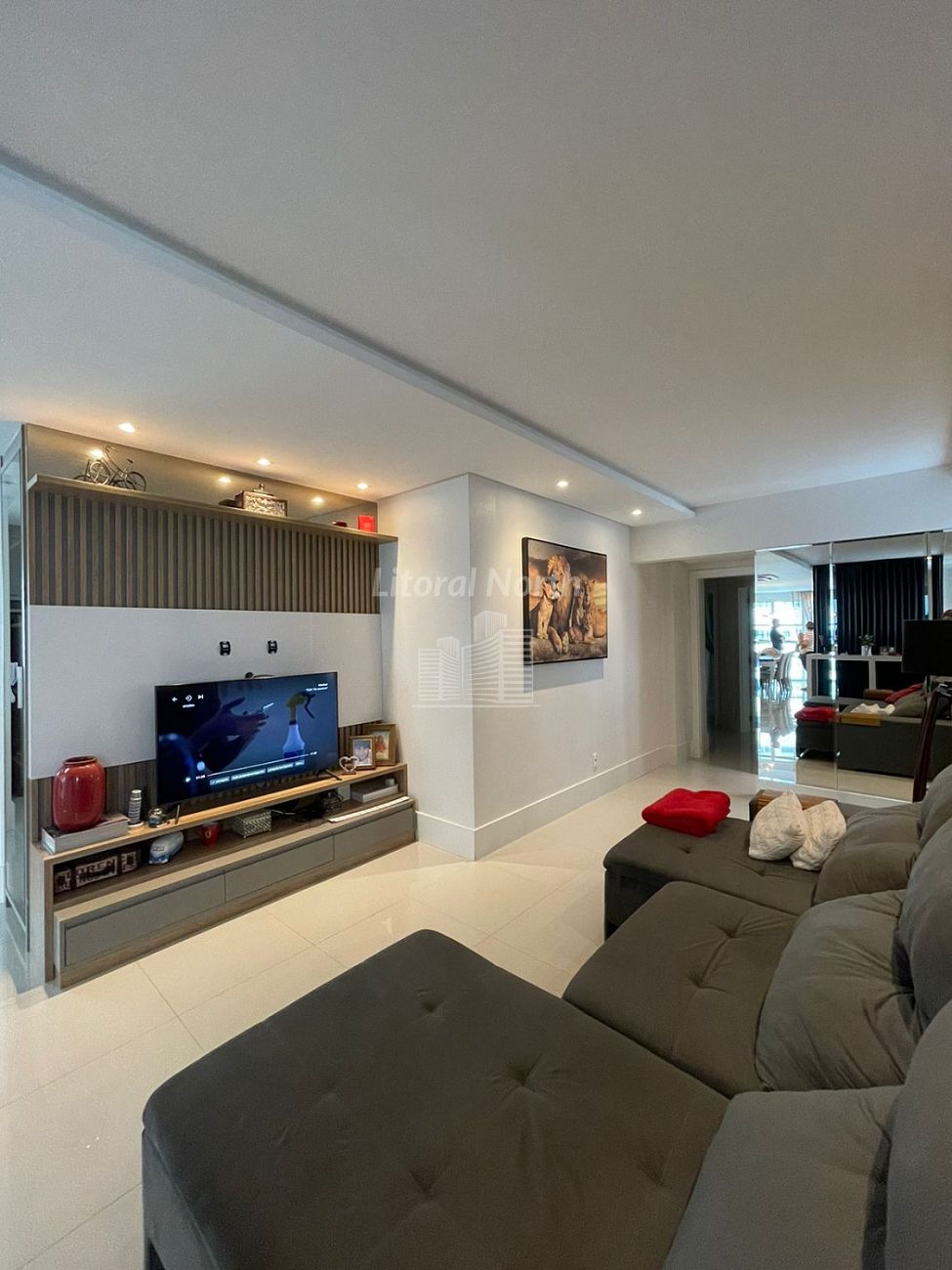 Apartamento à venda com 3 quartos, 3 suítes, 2 vagas e 137m² no Centro, Balneário Camboriú (SC) — foto 3 de 12