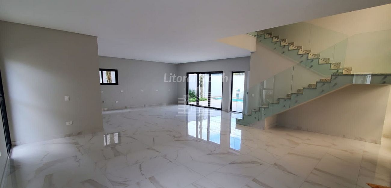 Casa à venda com 4 quartos, 4 suítes, 4 vagas e 250m² no Barra, Balneário Camboriú (SC) — foto 12 de 14