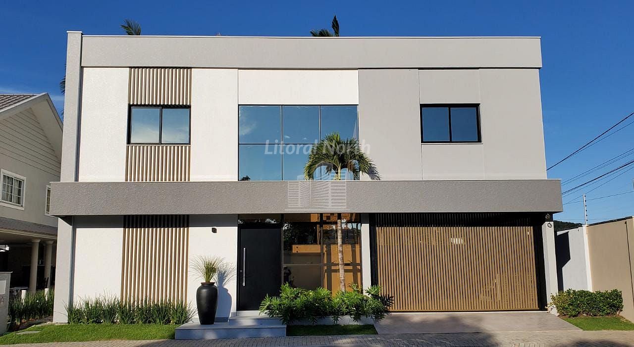 Casa à venda com 4 quartos, 4 suítes, 4 vagas e 250m² no Barra, Balneário Camboriú (SC) — foto 5 de 14