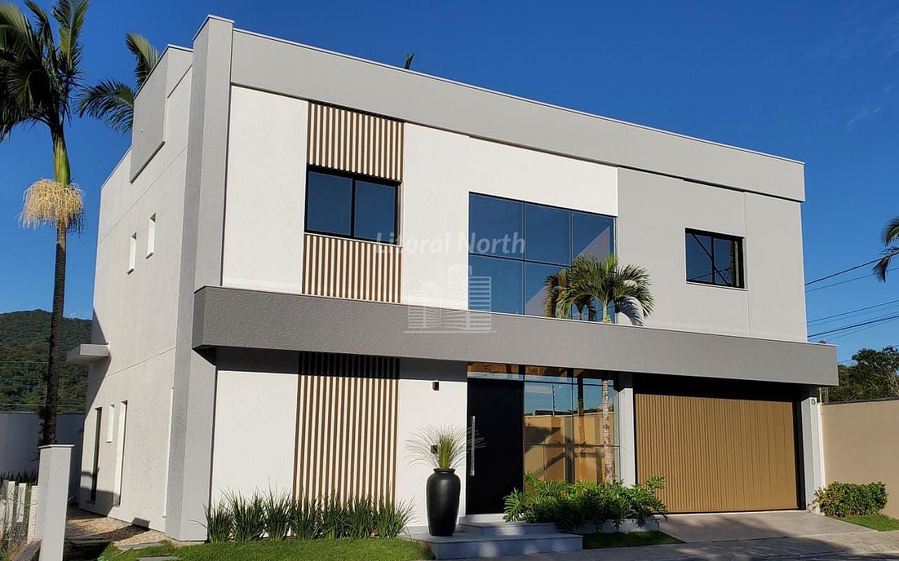 Casa à venda com 4 quartos, 4 suítes, 4 vagas e 250m² no Barra, Balneário Camboriú (SC) — foto 4 de 14