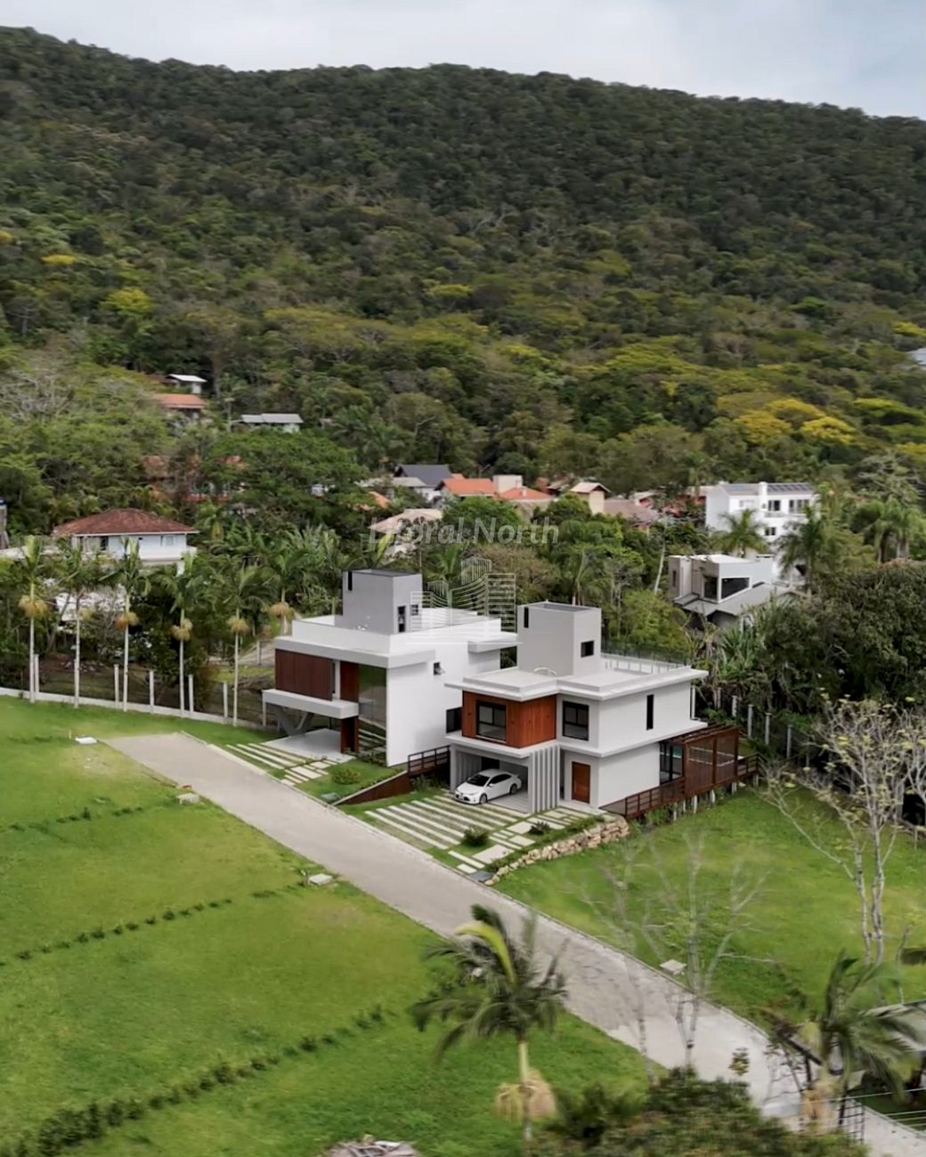 Casa à venda com 3 quartos, 3 suítes, 2 vagas e 339m² no Taquaras, Balneário Camboriú (SC) — foto 2 de 14