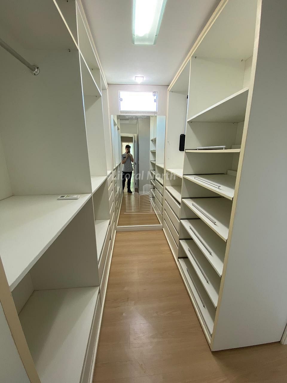 Casa à venda com 6 quartos, 5 suítes, 4 vagas e 496m² no Centro, Balneário Camboriú (SC) — foto 27 de 30