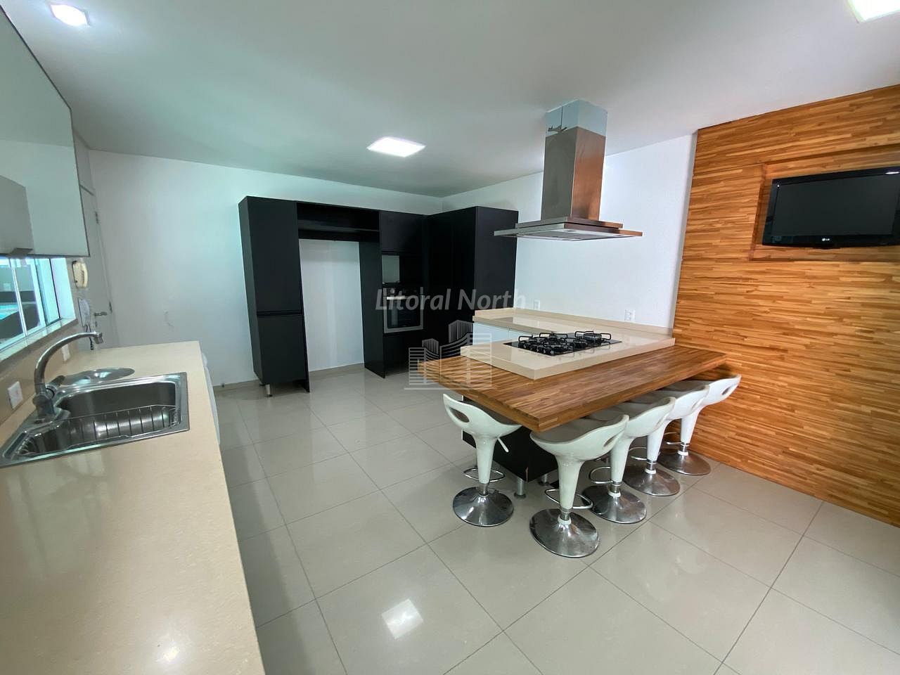 Casa à venda com 6 quartos, 5 suítes, 4 vagas e 496m² no Centro, Balneário Camboriú (SC) — foto 3 de 30