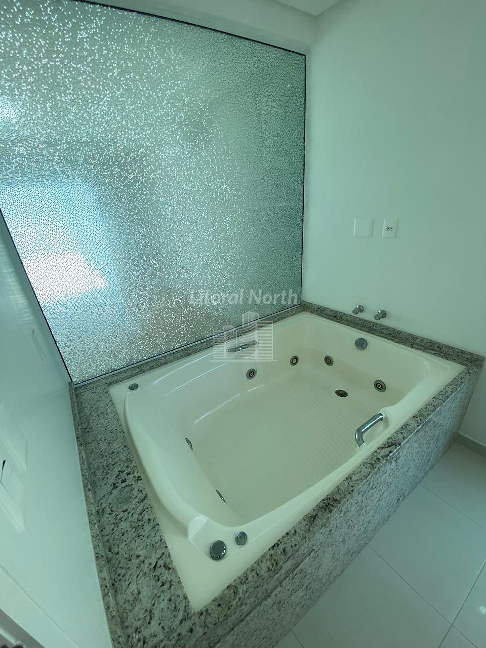 Casa à venda com 6 quartos, 5 suítes, 4 vagas e 496m² no Centro, Balneário Camboriú (SC) — foto 16 de 30