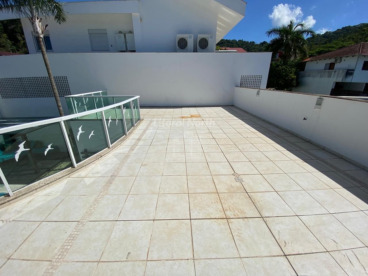 Casa à venda com 6 quartos, 5 suítes, 4 vagas e 496m² no Centro, Balneário Camboriú (SC) — foto 14 de 30