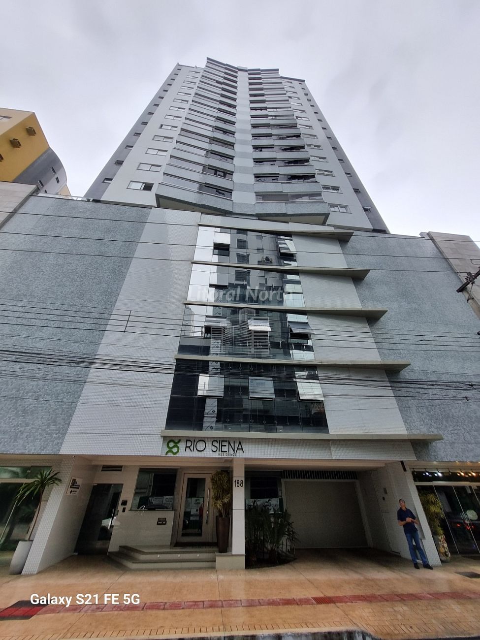 Apartamento à venda com 3 quartos, 3 suítes, 3 vagas e 136m² no Pioneiros, Balneário Camboriú (SC) — foto 2 de 30