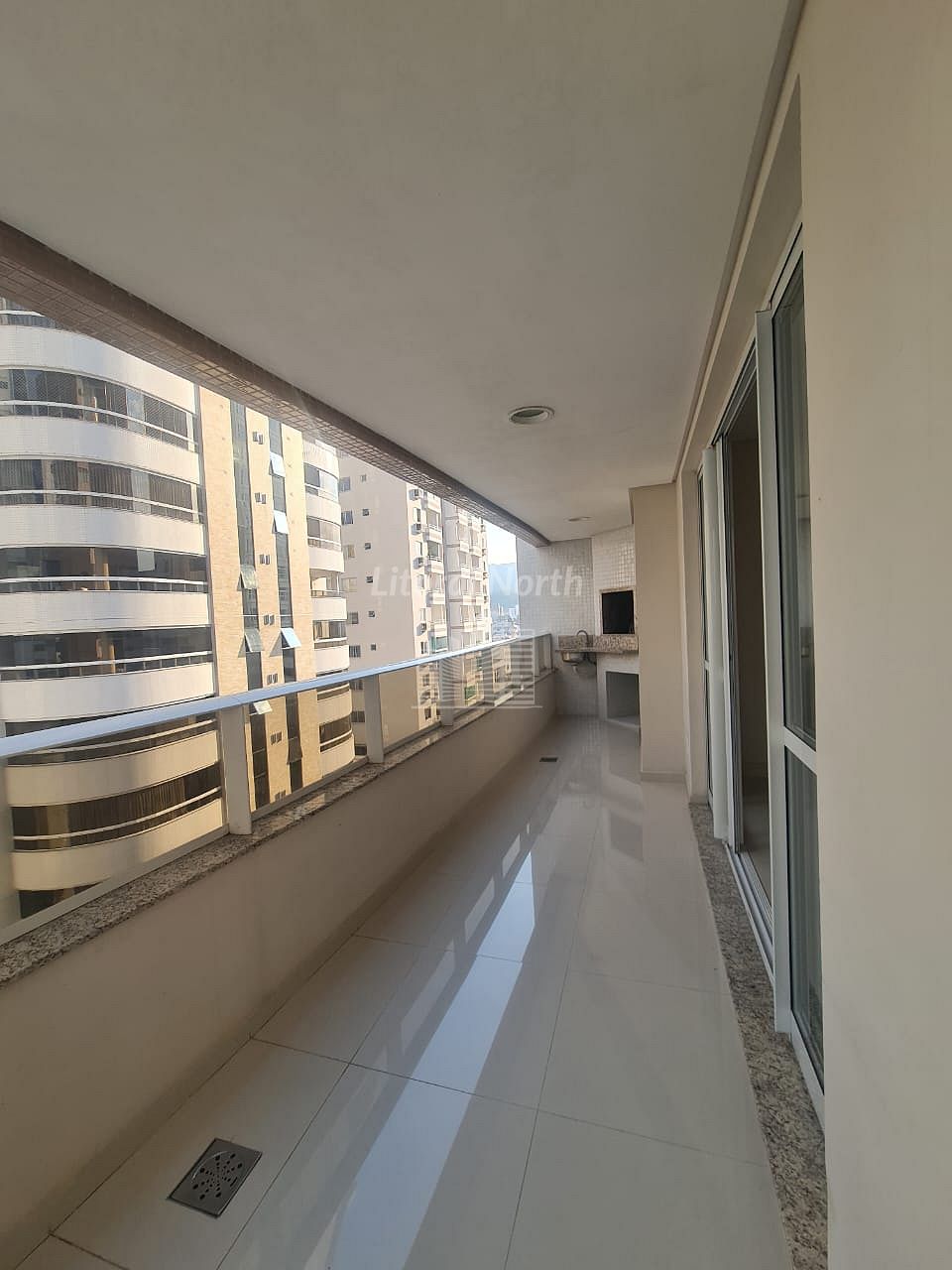 Apartamento à venda com 3 quartos, 3 suítes, 2 vagas e 107m² no Centro, Balneário Camboriú (SC) — foto 9 de 27