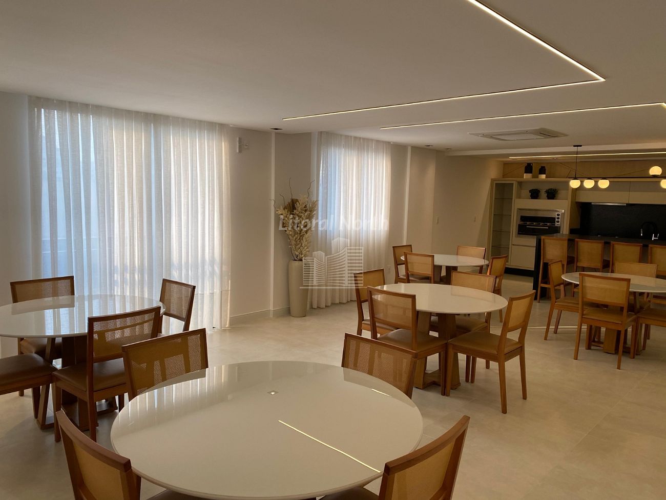 Apartamento à venda com 2 quartos, 1 suíte, 1 vaga e 61m² no Nações, Balneário Camboriú (SC) — foto 17 de 18