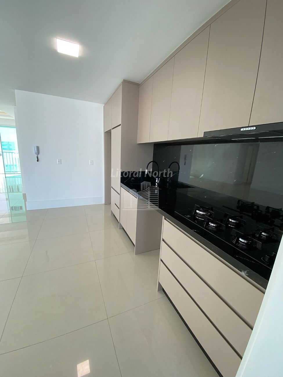 Apartamento à venda com 3 quartos, 3 suítes, 3 vagas e 137m² no Centro, Balneário Camboriú (SC) — foto 10 de 30