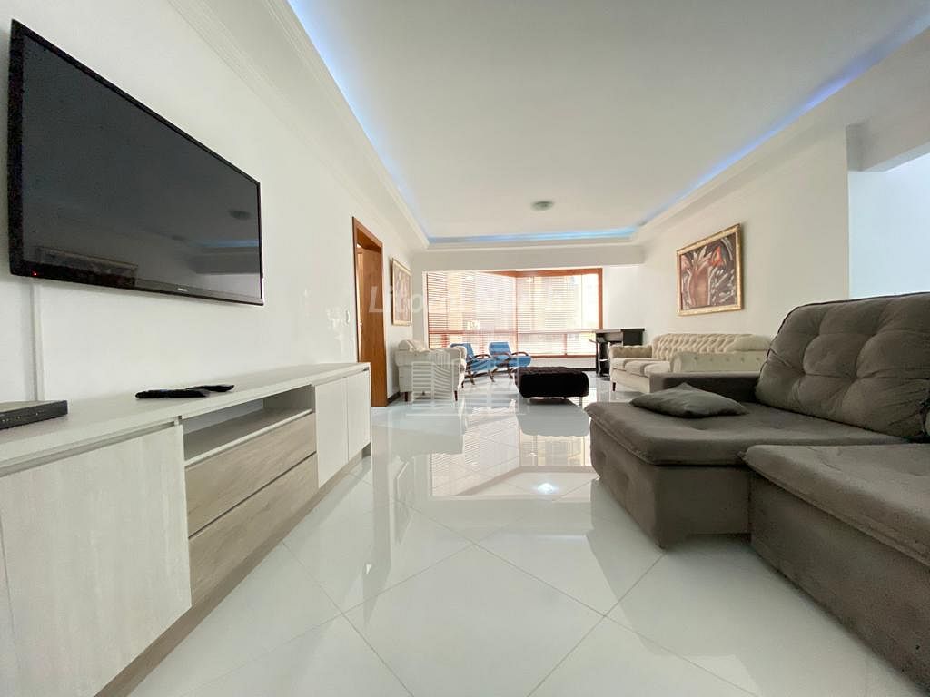 Apartamento à venda com 3 quartos, 3 suítes, 2 vagas e 223m² no Centro, Balneário Camboriú (SC) — foto 5 de 17