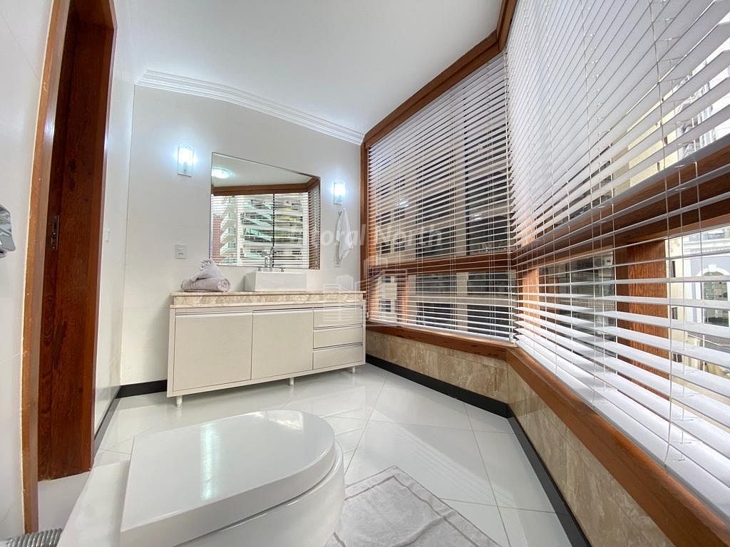 Apartamento à venda com 3 quartos, 3 suítes, 2 vagas e 223m² no Centro, Balneário Camboriú (SC) — foto 15 de 17