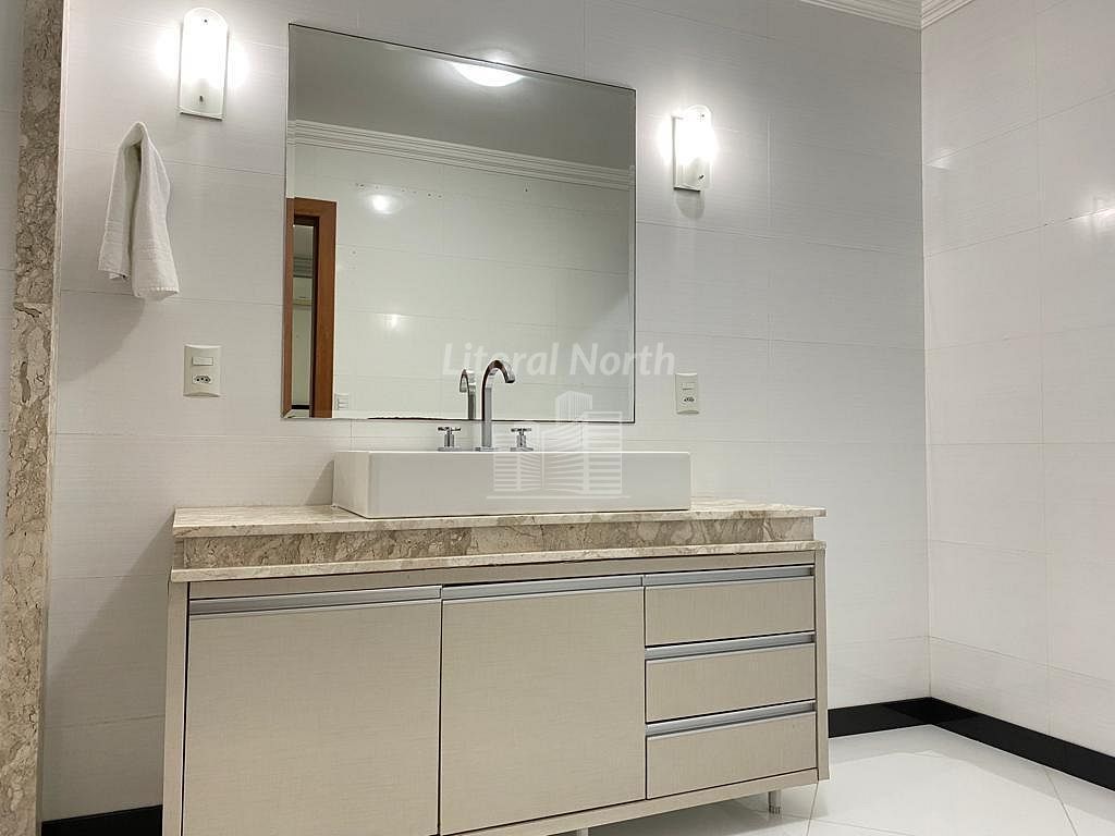 Apartamento à venda com 3 quartos, 3 suítes, 2 vagas e 223m² no Centro, Balneário Camboriú (SC) — foto 16 de 17
