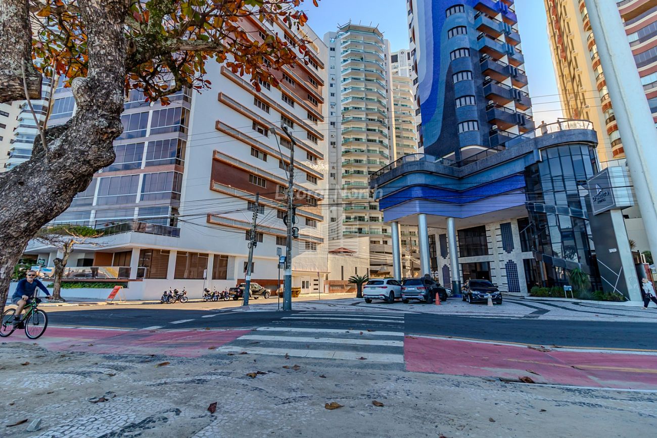 Apartamento à venda com 4 quartos, 4 suítes, 2 vagas e 222m² no Centro, Balneário Camboriú (SC) — foto 7 de 30