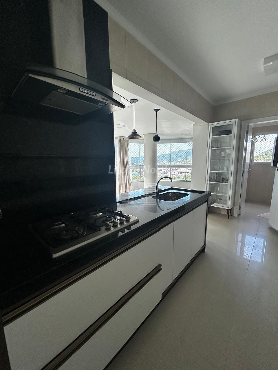 Apartamento à venda com 3 quartos, 3 suítes, 2 vagas e 128m² no Centro, Balneário Camboriú (SC) — foto 8 de 16