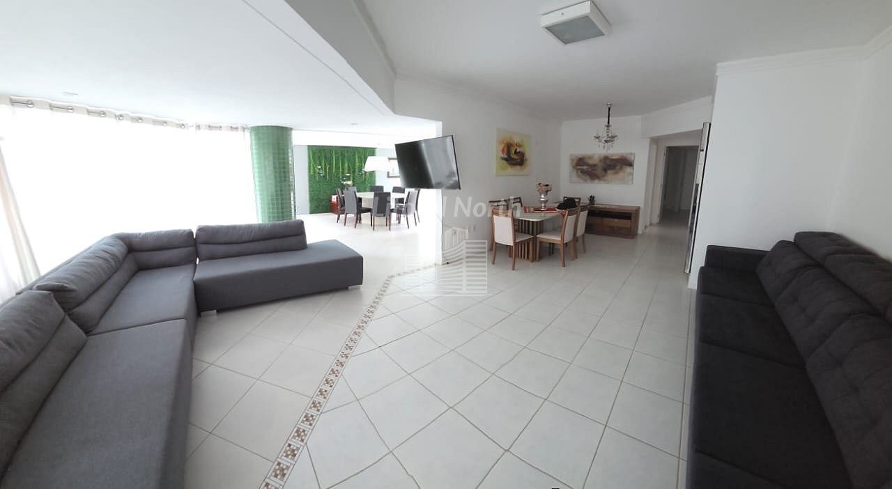 Apartamento à venda com 3 quartos, 2 suítes, 2 vagas e 240m² no Centro, Balneário Camboriú (SC) — foto 2 de 13
