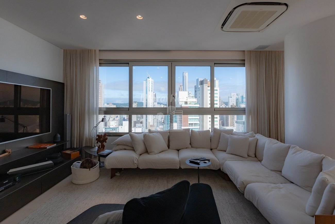 Apartamento de 4 quartos, 255m² no bairro Centro, em Balneário Camboriú | Eu Corretor
