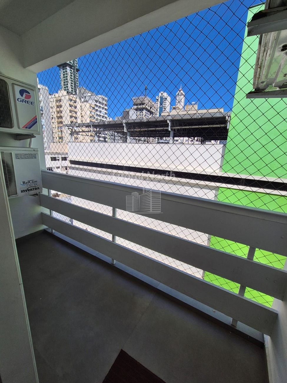 Apartamento à venda com 2 quartos, 1 banheiro, 1 vaga e 75m² no Centro, Balneário Camboriú (SC) — foto 3 de 14