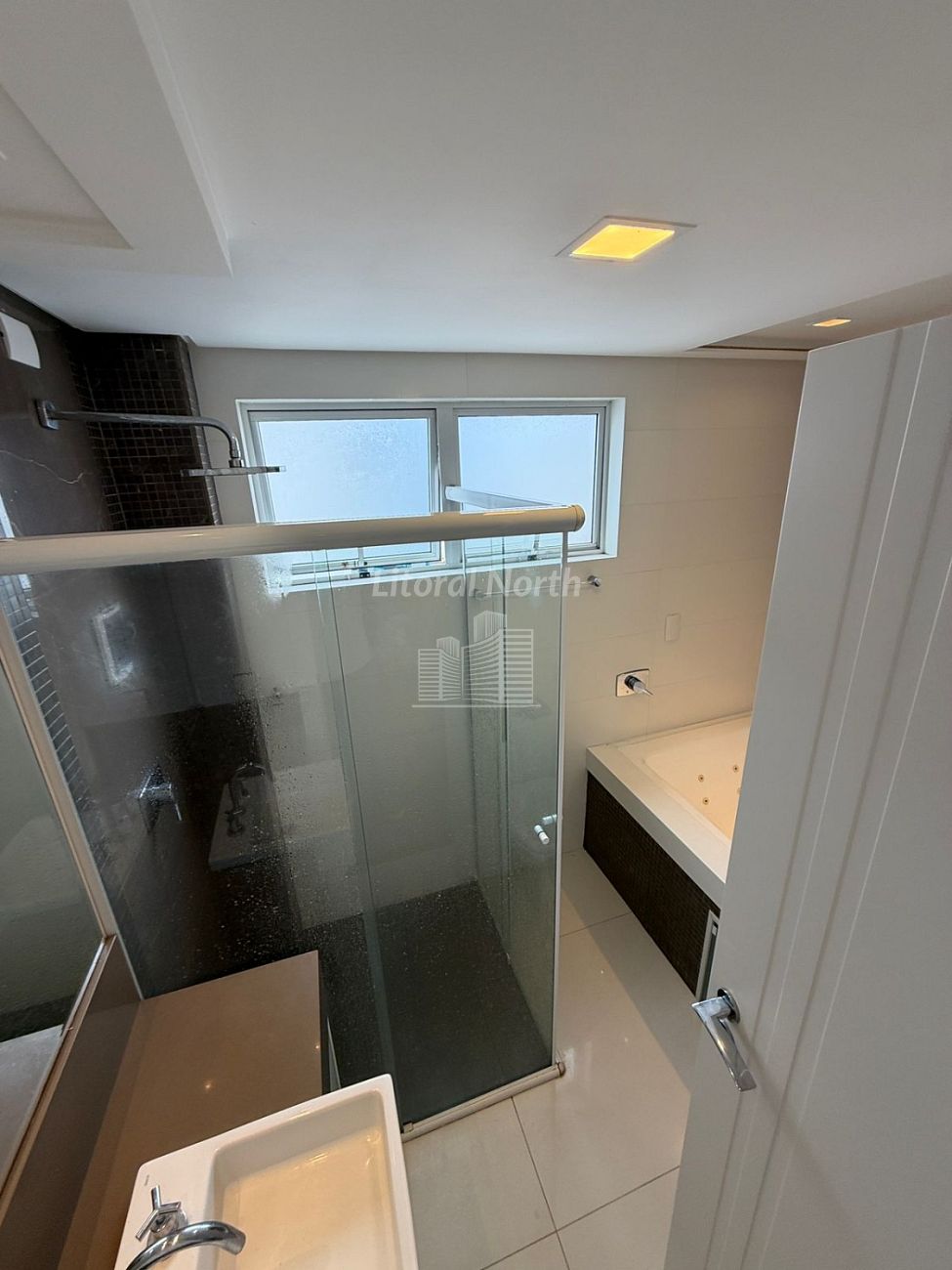 Apartamento à venda com 3 quartos, 3 suítes, 3 vagas e 135m² no Pioneiros, Balneário Camboriú (SC) — foto 29 de 30