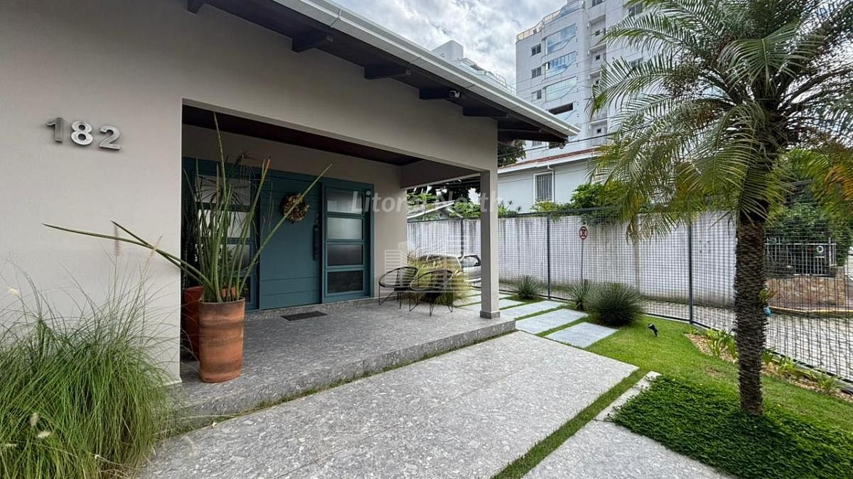 Casa de 3 quartos, 300m² no bairro Cabeçudas, em Itajaí | Eu Corretor