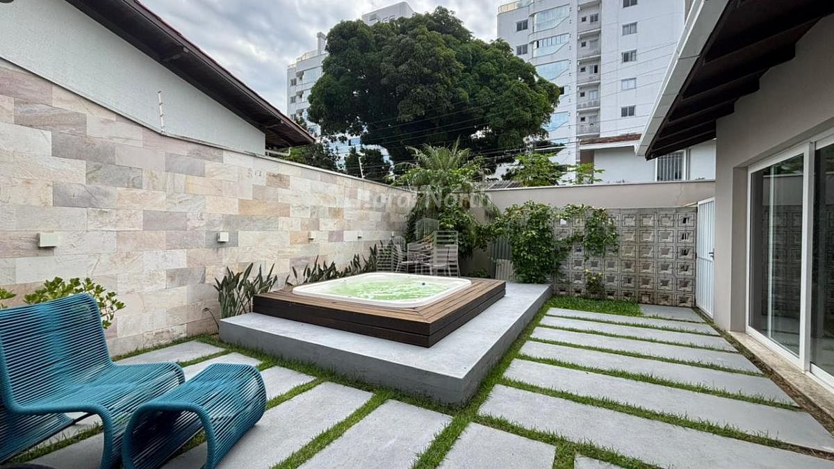 Casa de 3 quartos, 300m² no bairro Cabeçudas, em Itajaí | Eu Corretor