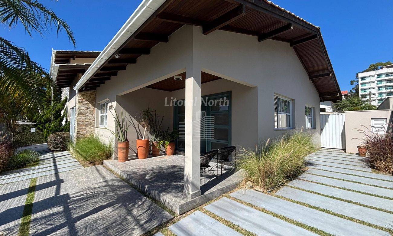 Casa de 3 quartos, 300m² no bairro Cabeçudas, em Itajaí | Eu Corretor
