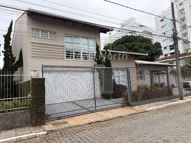 Casa de 3 quartos, 300m² no bairro Cabeçudas, em Itajaí | Eu Corretor
