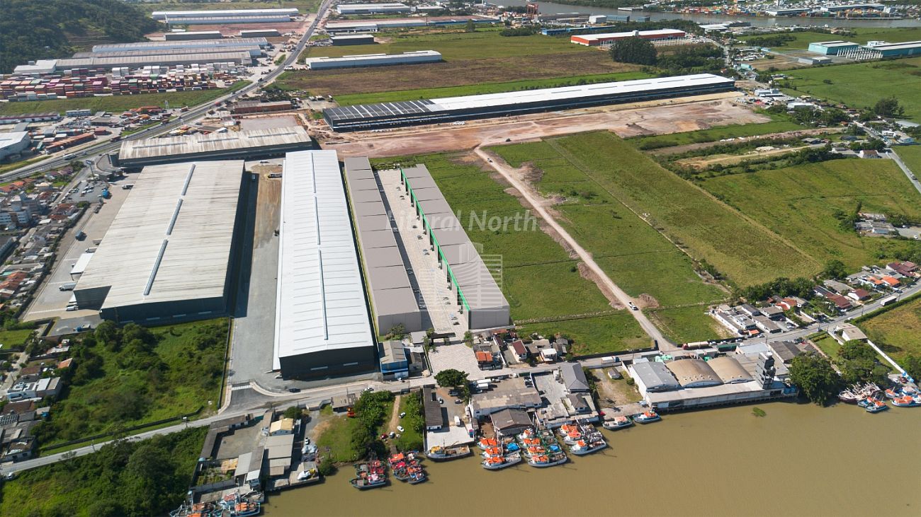 Comercial à venda com 2 banheiros, 1 vaga e 1062m² no Volta Grande, Navegantes (SC) — foto 2 de 15