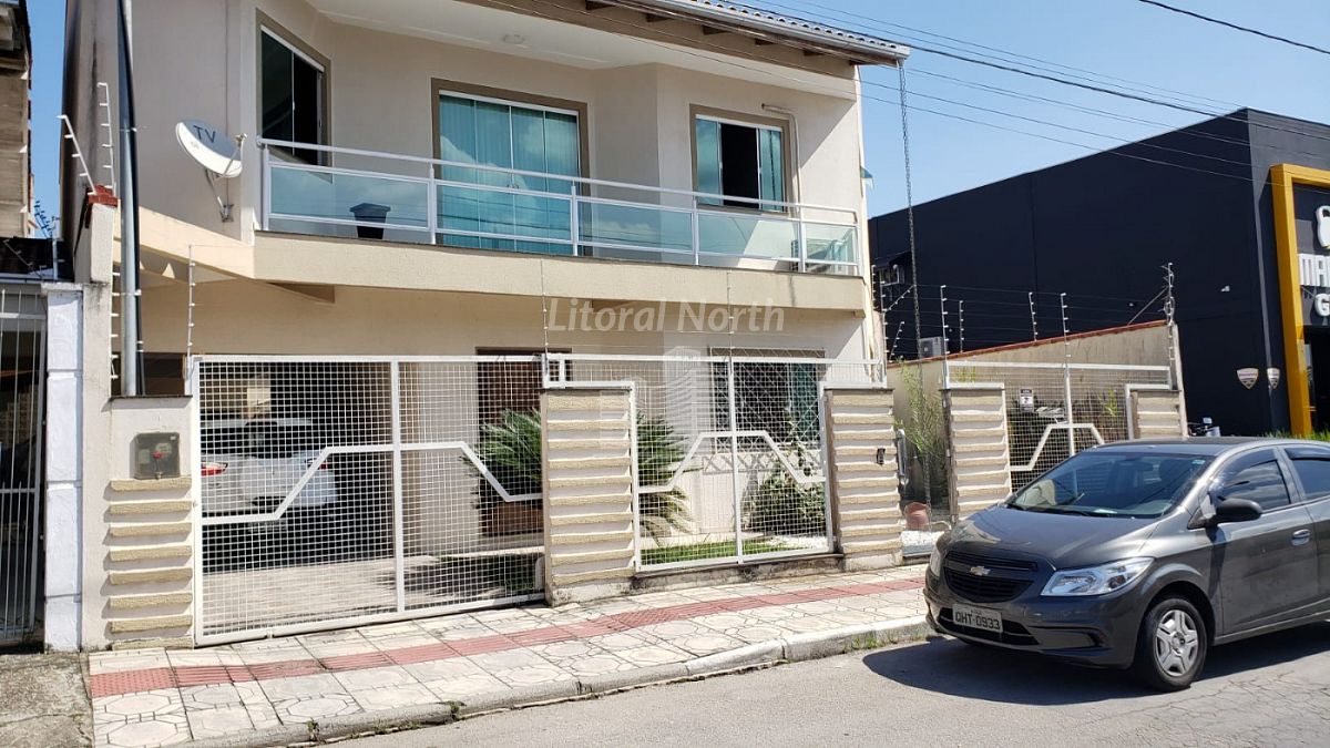 Sobrado de 4 quartos, 350m² no bairro Dom Bosco, em Itajaí | Eu Corretor