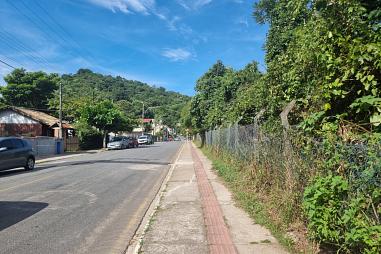 Sobrado Duplex com 3 Suítes e Vista para Área de Preservação na Praia dos Amores