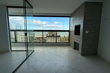 Novo, com 3 Suites e 3 vagas de garagem, vista para o mar