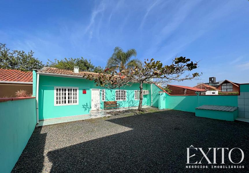 Casa com 3 su�tes 7