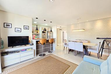 Cobertura finamente mobiliada com vista mar na Praia de Bombas - Bombinhas (SC)