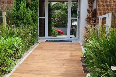 Cobertura duplex Mobiliada com 02 suítes na Praia de Mariscal - Bombinhas (SC)