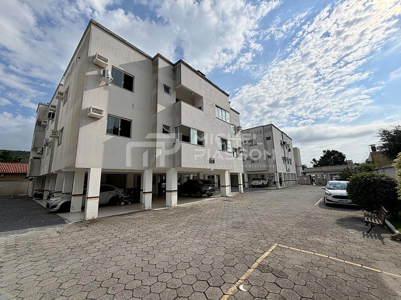 Apartamento mobiliado com 02 quartos na Praia de Bombas — foto 2