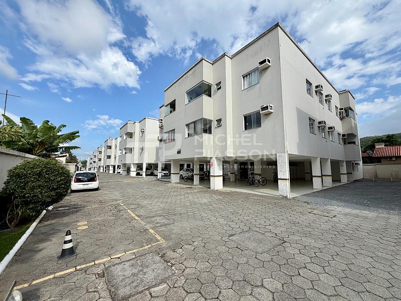 Apartamento mobiliado com 02 quartos na Praia de Bombas — foto 3