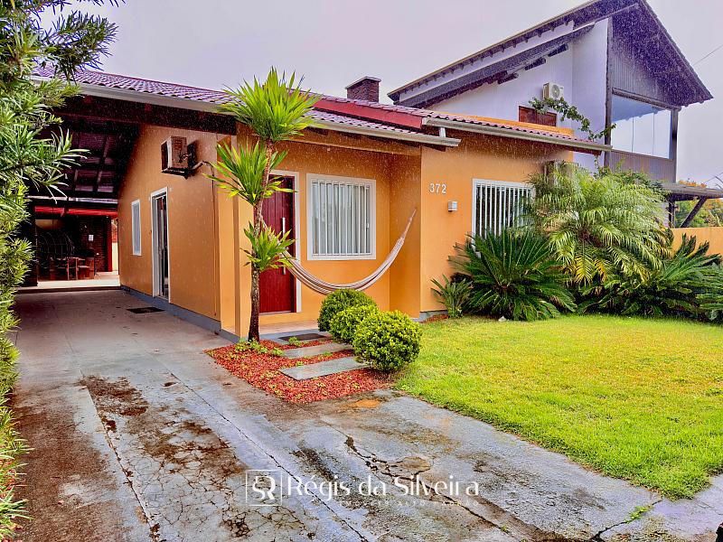 Casa t�rrea mobiliada a 300 metros do mar em Cap�o do Cravo � Passo de Torres 2