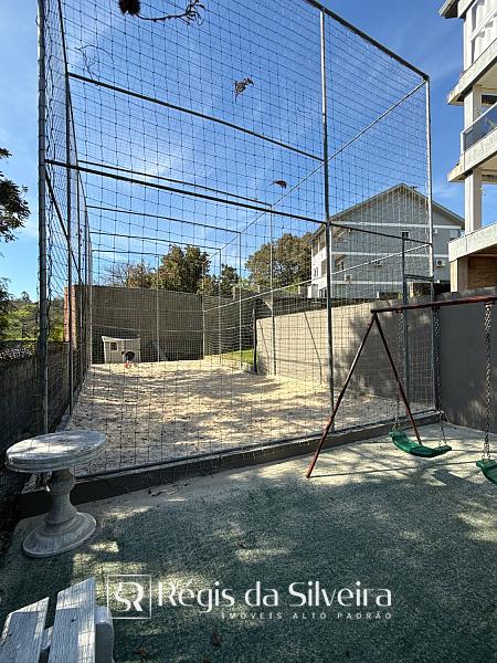 Casa � venda no Condom�nio Schneider, em Novo Hamburgo. 146 m�, 3 dormit�rios, su�te com closet, piscina aquecida, churrasqueira e 2 vagas. 30