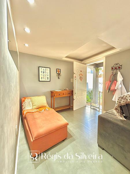 Casa � venda no Condom�nio Schneider, em Novo Hamburgo. 146 m�, 3 dormit�rios, su�te com closet, piscina aquecida, churrasqueira e 2 vagas. 6
