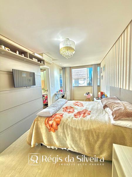 Casa � venda no Condom�nio Schneider, em Novo Hamburgo. 146 m�, 3 dormit�rios, su�te com closet, piscina aquecida, churrasqueira e 2 vagas. 16