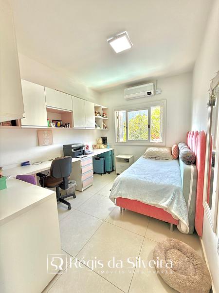 Casa � venda no Condom�nio Schneider, em Novo Hamburgo. 146 m�, 3 dormit�rios, su�te com closet, piscina aquecida, churrasqueira e 2 vagas. 21